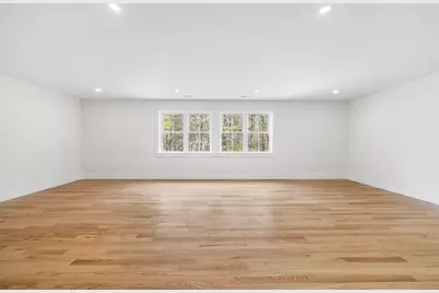 583 Fletcher Street, Northbridge, MA 01588 - Photo 21