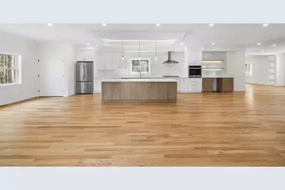 583 Fletcher Street, Northbridge, MA 01588 - Photo 5