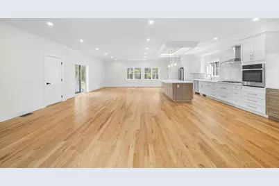 583 Fletcher Street, Northbridge, MA 01588 - Photo 9