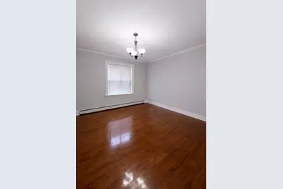 8 Pelham St, Worcester, MA 01609 - Photo 3