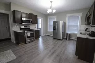 8 Pelham St, Worcester, MA 01609 - Photo 7