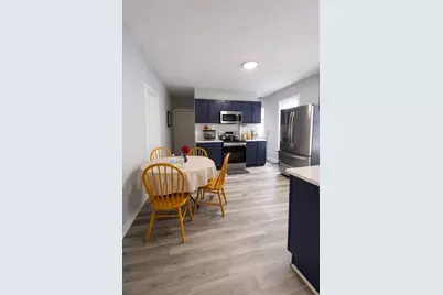 8 Pelham St, Worcester, MA 01609 - Photo 15