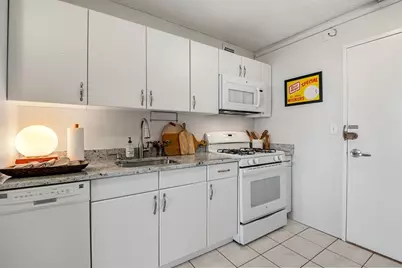 44 Washington St #915, Brookline, MA 02445 - Photo 9