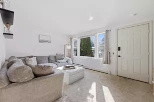 37 Cross St, Franklin, MA 02038 - Photo 5