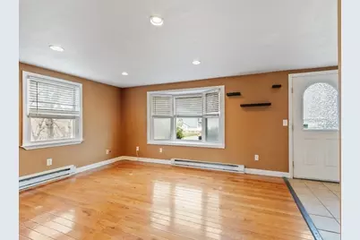 5 Hollis St, Saugus, MA 01960 - Photo 11