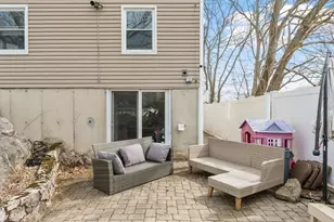 5 Hollis St, Saugus, MA 01906 - Photo 7