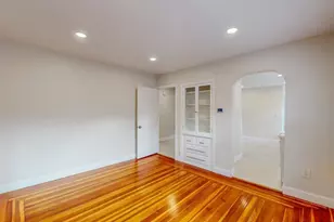 7 Smith St, Medford, MA 02155 - Photo 5