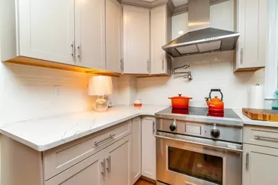 27 Richwood St, Boston, MA 02132 - Photo 7