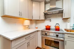 27 Richwood St, Boston, MA 02132 - Photo 7