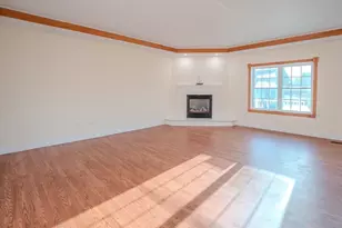 33 Lakeside Dr, Shrewsbury, MA 01545 - Photo 3