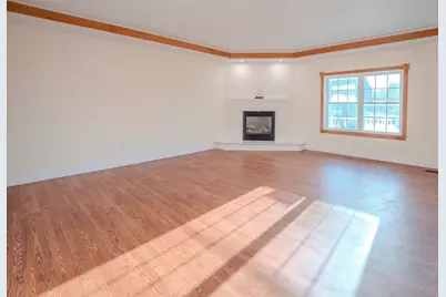 33 Lakeside Dr, Shrewsbury, MA 01545 - Photo 3