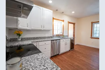 33 Lakeside Dr, Shrewsbury, MA 01545 - Photo 5