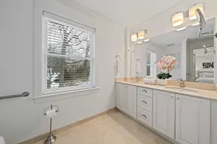 321 Hammond Pond Pkwy, Brookline, MA 02467 - Photo 17