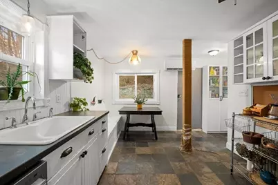 38 Glendale St, Worcester, MA 01602 - Photo 5