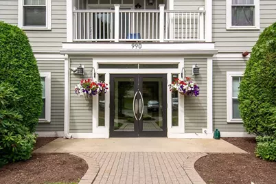 990 Vfw Pkwy #204, Boston, MA 02132 - Photo 3