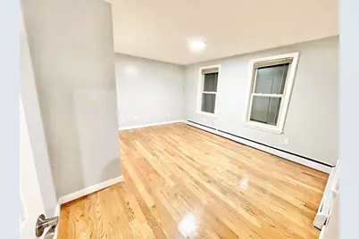 22 Clinton St #1, Mansfield, MA 02048 - Photo 3