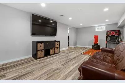 25 Hazelmere Rd, Boston, MA 02131 - Photo 19