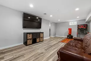 25 Hazelmere Rd, Boston, MA 02131 - Photo 19