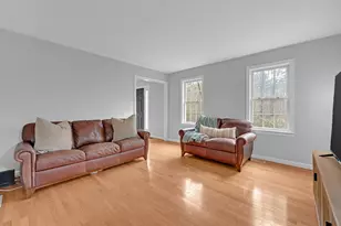 24 Evergreen Ln, Sturbridge, MA 01518 - Photo 3