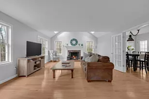 24 Evergreen Ln, Sturbridge, MA 01518 - Photo 5