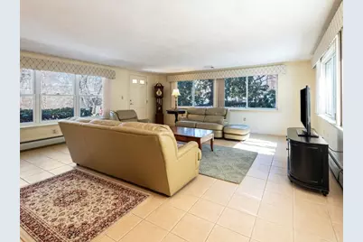 4 Athens St, Auburn, MA 01501 - Photo 11