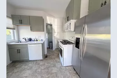 9 Hollis St #B, Milton, MA 02186 - Photo 3