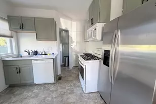 9 Hollis St, Milton, MA 02186 - Photo 3