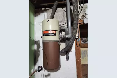 60 Circuit Ave S, Worcester, MA 01603 - Photo 29