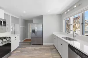 7 Hawthorne St, Everett, MA 02149 - Photo 3