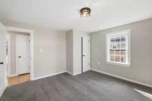 23 Sterling St, Chicopee, MA 01020 - Photo 9