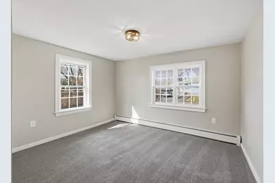 23 Sterling St, Chicopee, MA 01020 - Photo 13