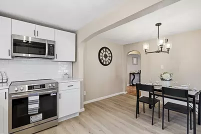 23 Sterling St, Chicopee, MA 01020 - Photo 5