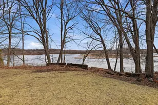 23 Sterling St, Chicopee, MA 01020 - Photo 23