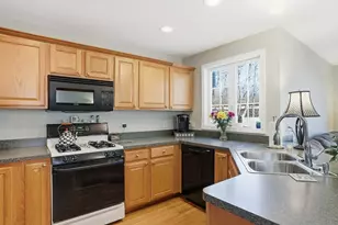 24 Farrwood Pl, Haverhill, MA 01835 - Photo 13