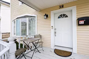 38 Willard St, New Bedford, MA 02744 - Photo 5