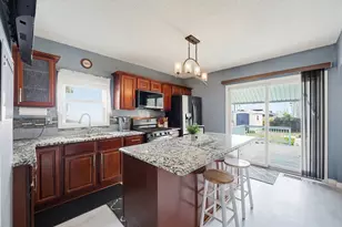 38 Willard St, New Bedford, MA 02744 - Photo 17