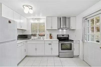 22 Juniper St, Lowell, MA 01852 - Photo 13