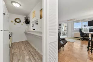 6 Whittier Pl, Boston, MA 02114 - Photo 5