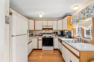 52 Windsor Dr, Edgartown, MA 02539 - Photo 3