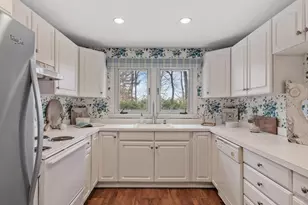 18 Howe Ave, Shrewsbury, MA 01545 - Photo 9