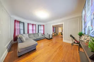 570-572 Dickinson St, Springfield, MA 01108 - Photo 7