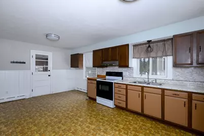 105 Railroad St, Belchertown, MA 01007 - Photo 23