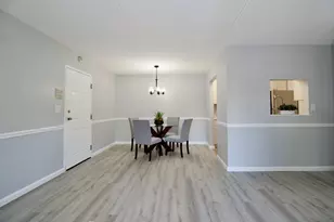 22 Maple Crest Cir, Holyoke, MA 01040 - Photo 7