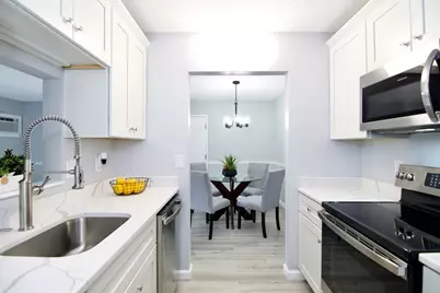 22 Maple Crest Cir #E, Holyoke, MA 01040 - Photo 15