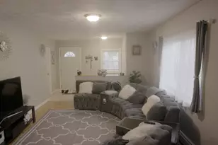 46 Cottage St, Wilmington, MA 01887 - Photo 5
