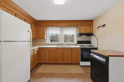 913 Lancaster Street, Leominster, MA 01453 - Photo 11