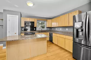 81 Beecher Pl, Newton, MA 02459 - Photo 5