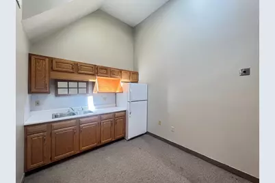 32 Elm #3, Westfield, MA 01085 - Photo 3