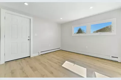 9 Akron Ln, Taunton, MA 02780 - Photo 5