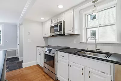 833 Franklin St, Melrose, MA 02176 - Photo 3